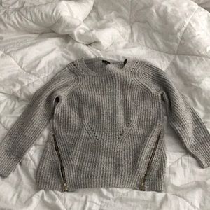 Grey Jessica Simpson sweater
